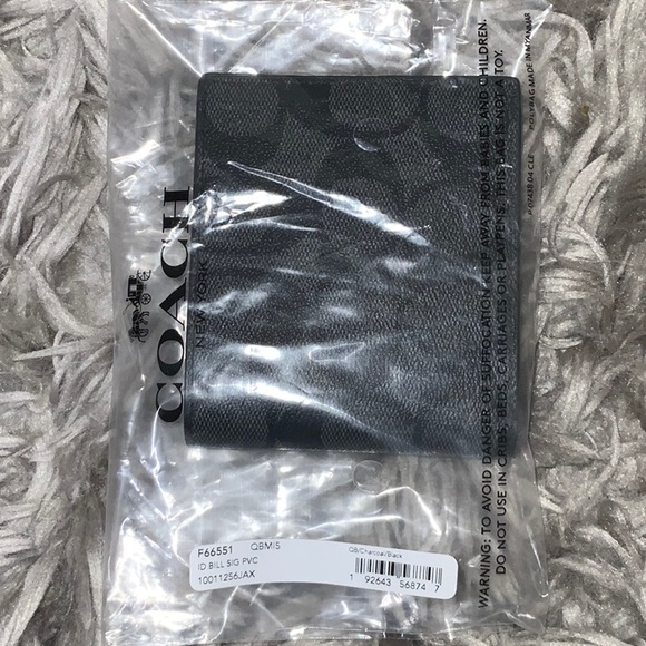 Coach Men’s Signature Billfold Wallet - Picture 13 of 13